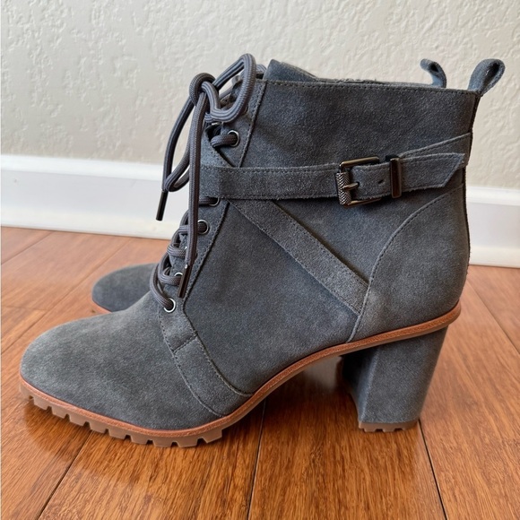 SOLD⚫️White House Black Market Becca Combat Boots Size 9M WHBM Asphalt Grey - Picture 6 of 12